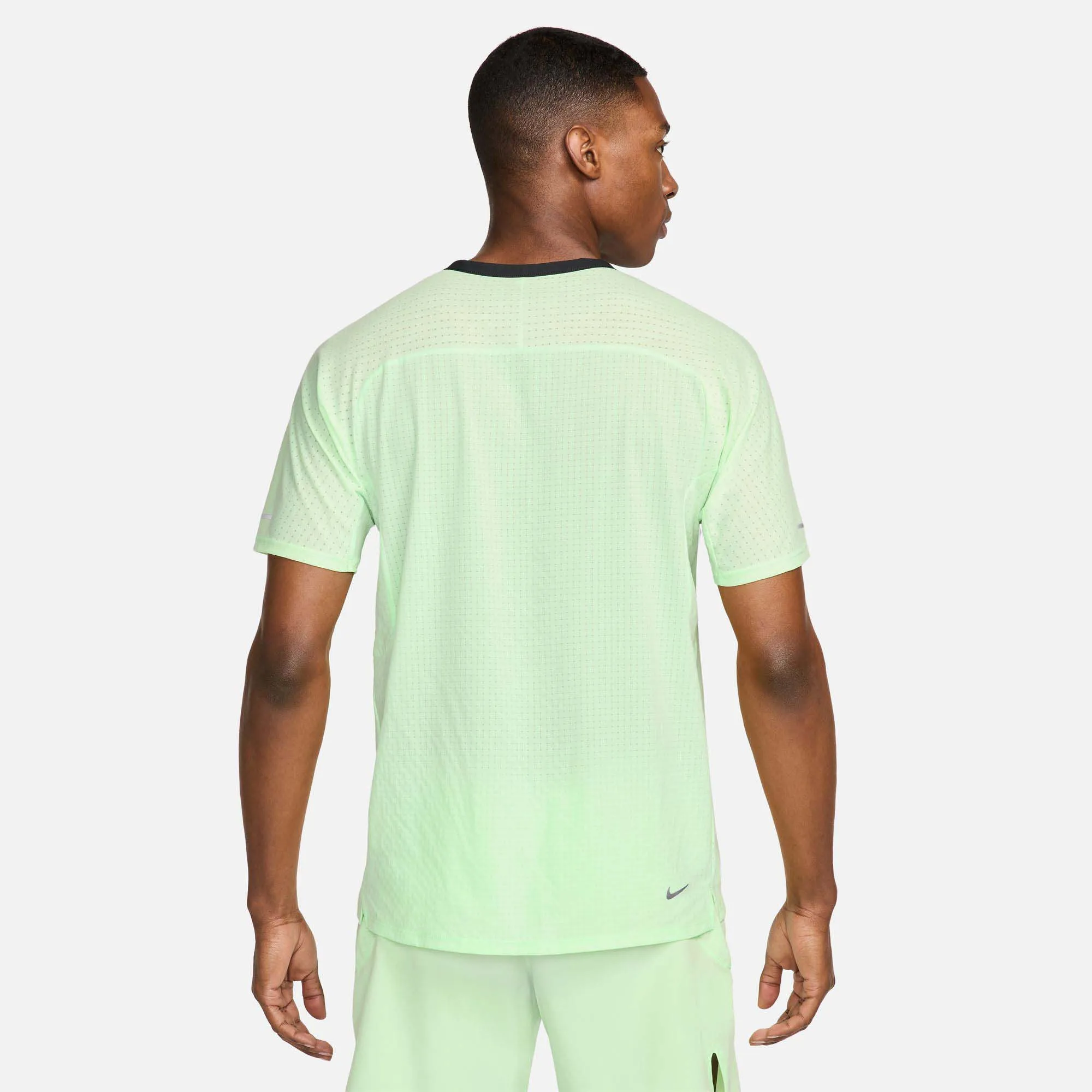 Nike | Men's Trail Solar Chase Dri-FIT Short-Sleeve Running Top - Vapor Green